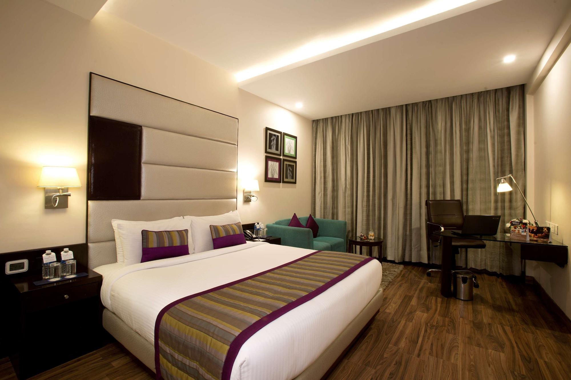 Golden Tulip Chandigarh, Панчкула Екстериор снимка