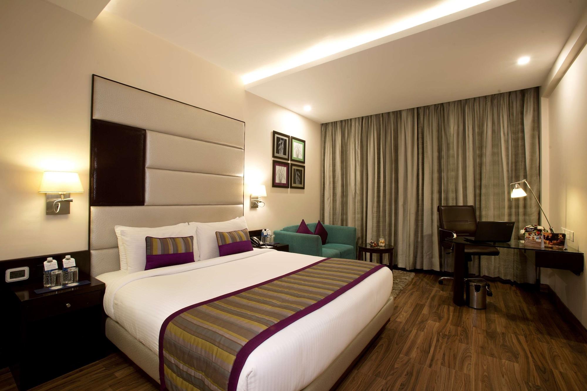 Golden Tulip Chandigarh, Panchkula Екстериор снимка