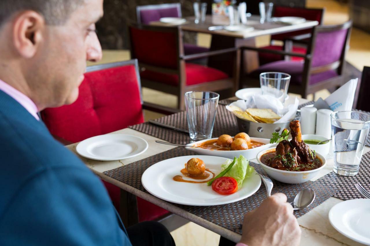 Golden Tulip Chandigarh, Панчкула Екстериор снимка