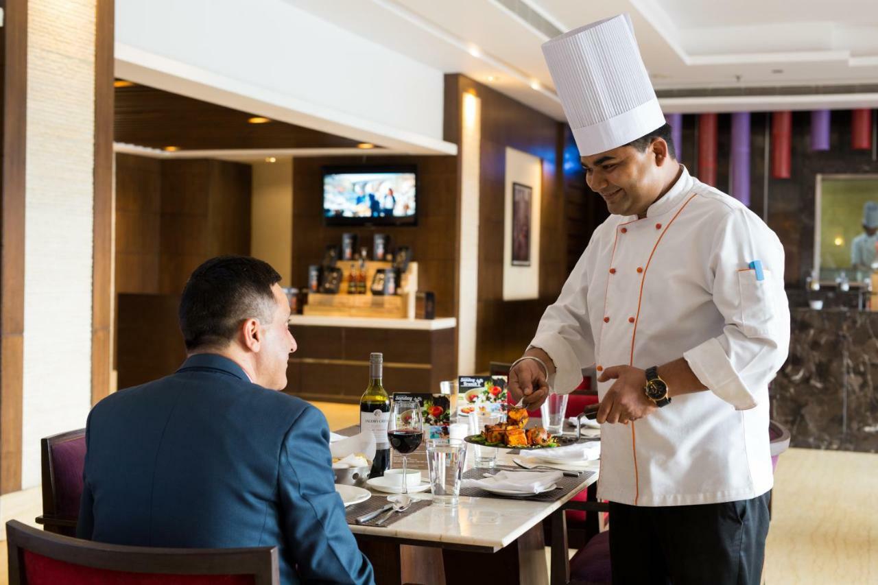Golden Tulip Chandigarh, Панчкула Екстериор снимка